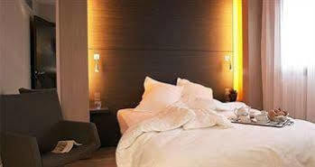 Oceania Nantes Aeroport Hotel 4*
